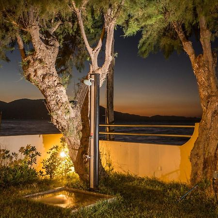 Big Blue Exclusive Beachfront Villa กิสเซมอส ภายนอก รูปภาพ